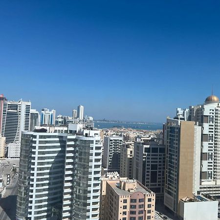 Sirius Tower Aparthotel Manama Eksteriør bilde