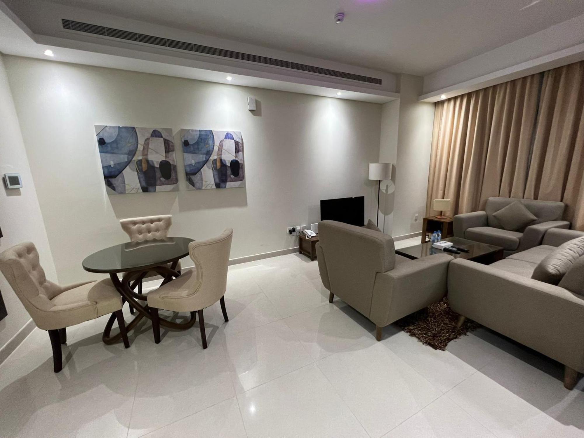 Sirius Tower Aparthotel Manama Eksteriør bilde