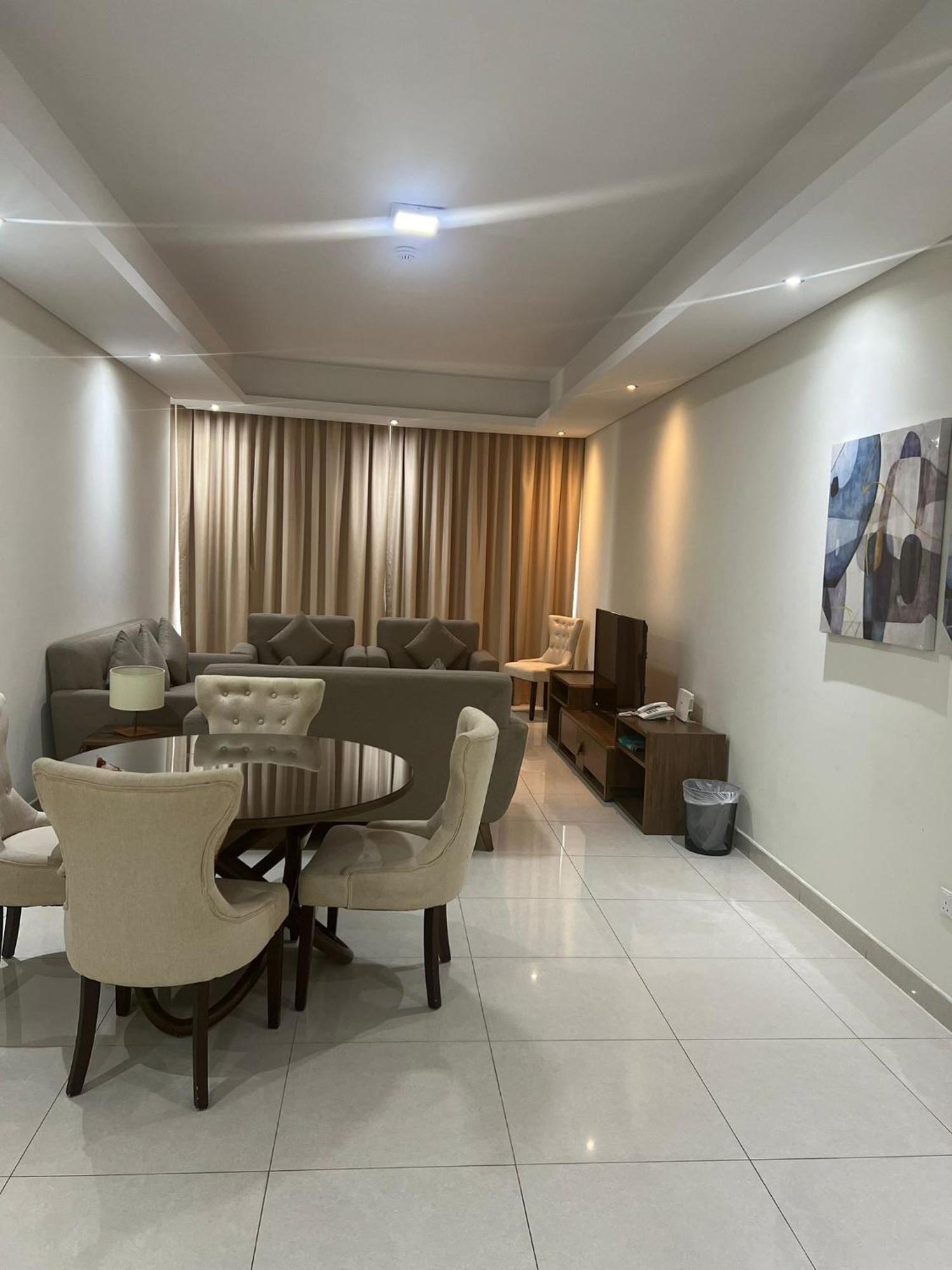 Sirius Tower Aparthotel Manama Eksteriør bilde