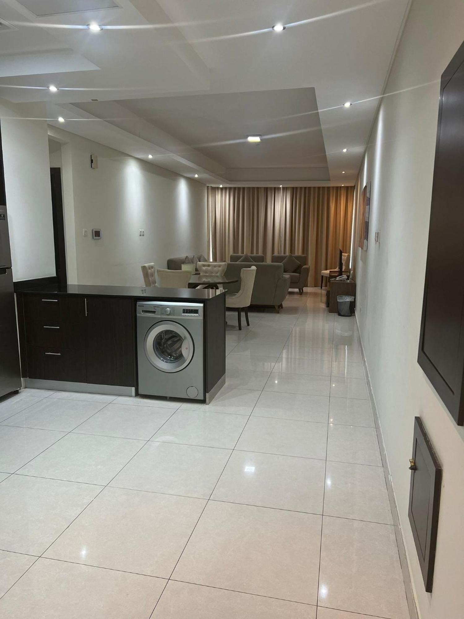 Sirius Tower Aparthotel Manama Eksteriør bilde